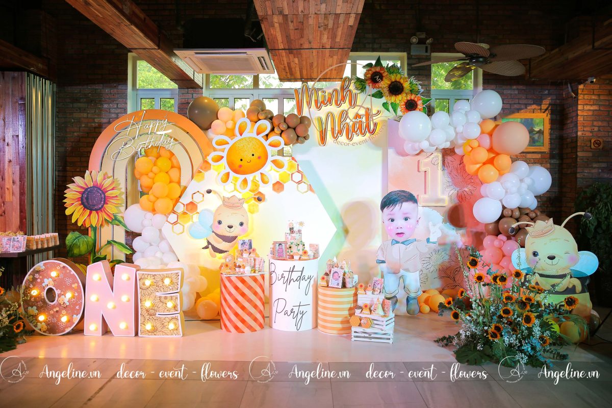 Trang-trí-tiệc-thôi-nôi