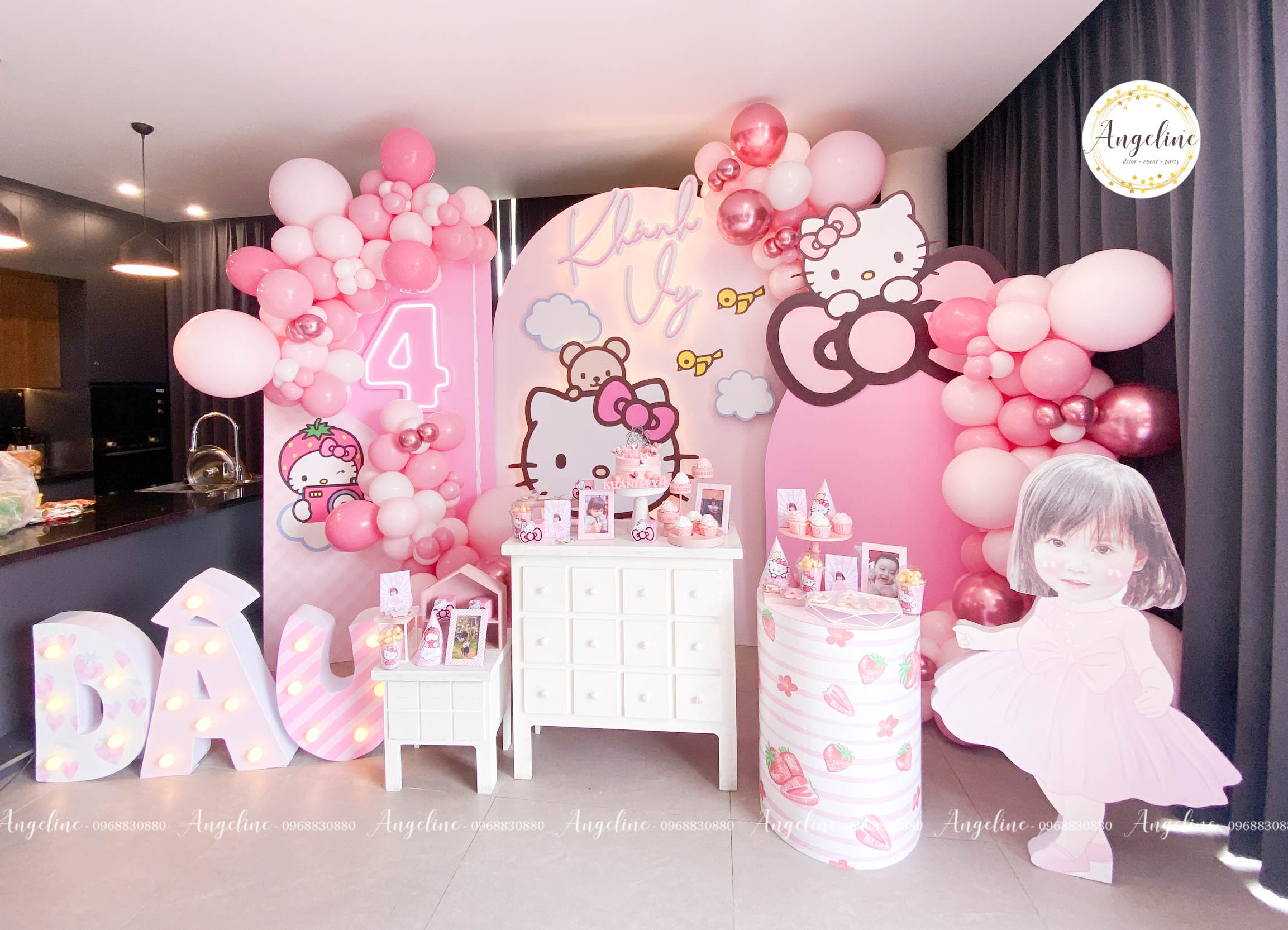Trang trí sinh nhật bé gái chủ đề Hello Kitty siêu dễ thương