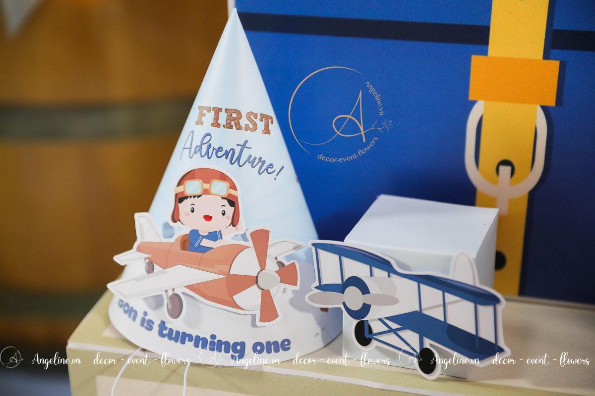 Trang trí thôi nôi bé trai chủ đề em muốn làm phi công IMG 0048