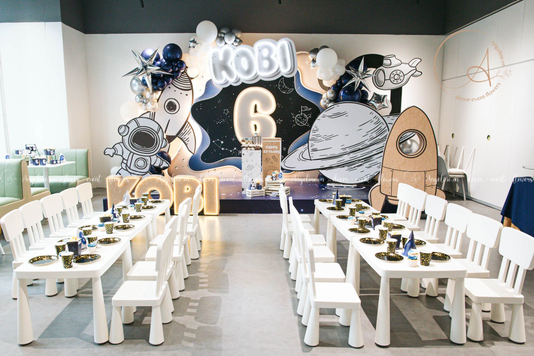 Trang trí sinh nhật bé trai chủ đề khám phá vũ trụ