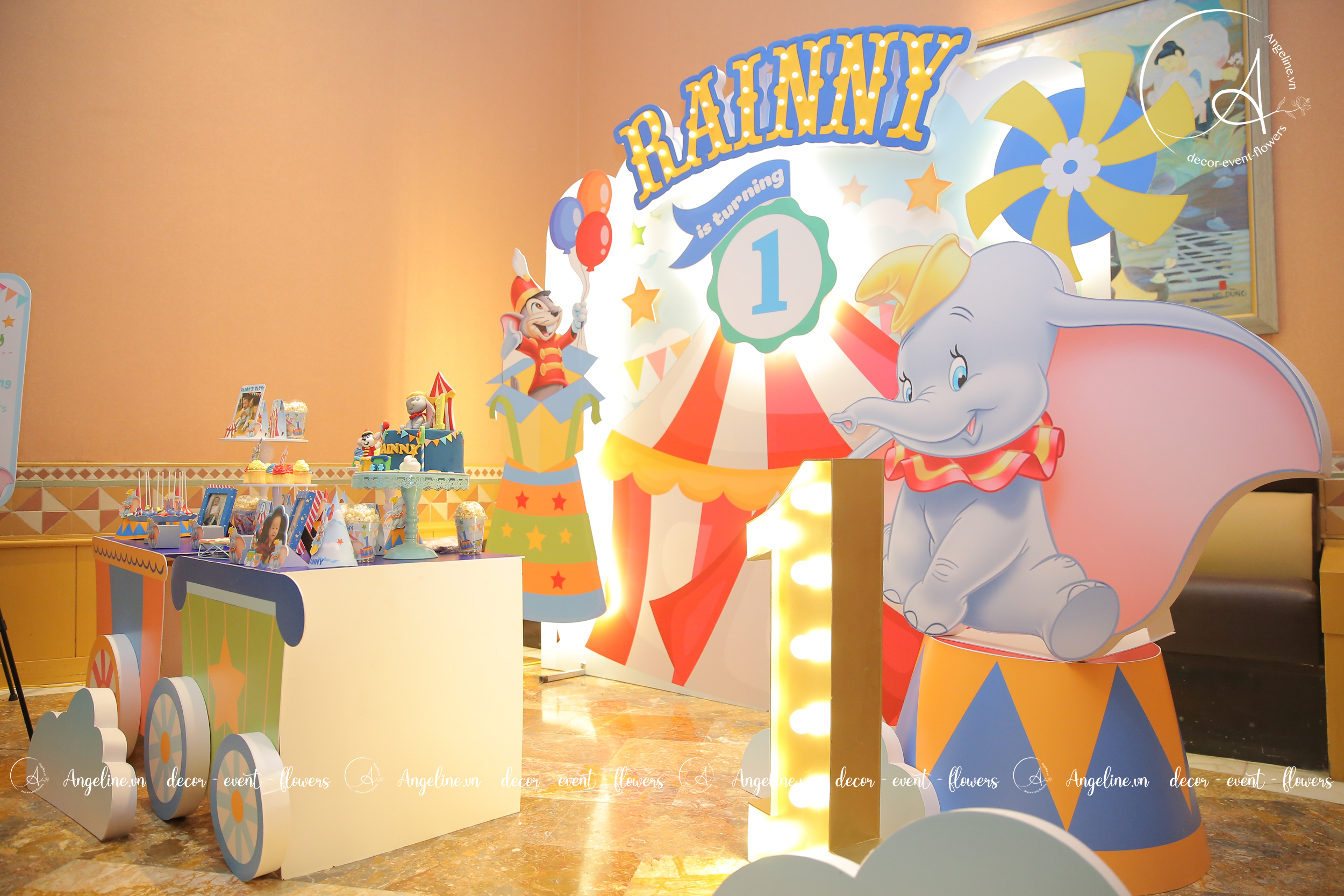 trang trí sinh nhật chủ đề rạp xiếc