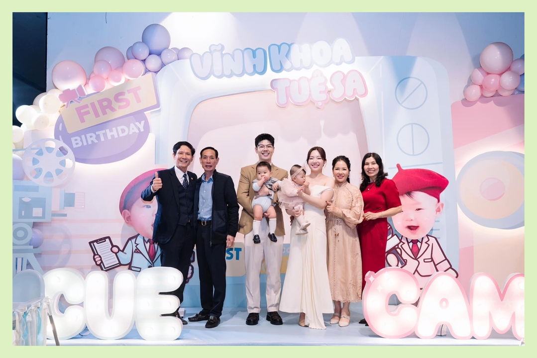 Ý tưởng tổ chức sinh nhật cho bé độc đáo và ý nghĩa nhất 2025 Photobooth chụp ảnh