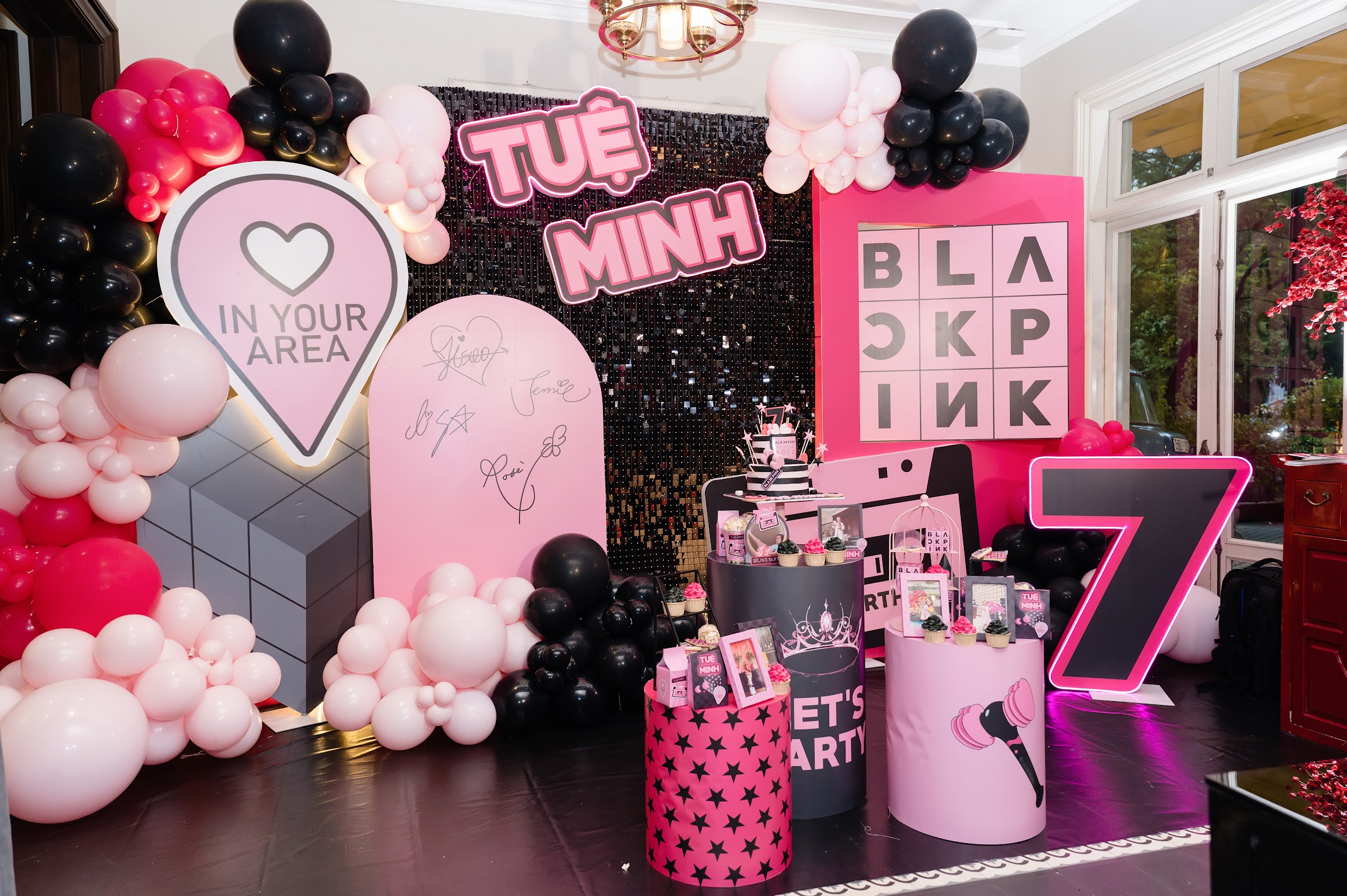 Camr hứng trang trí sinh nhật chủ đề BlackPink