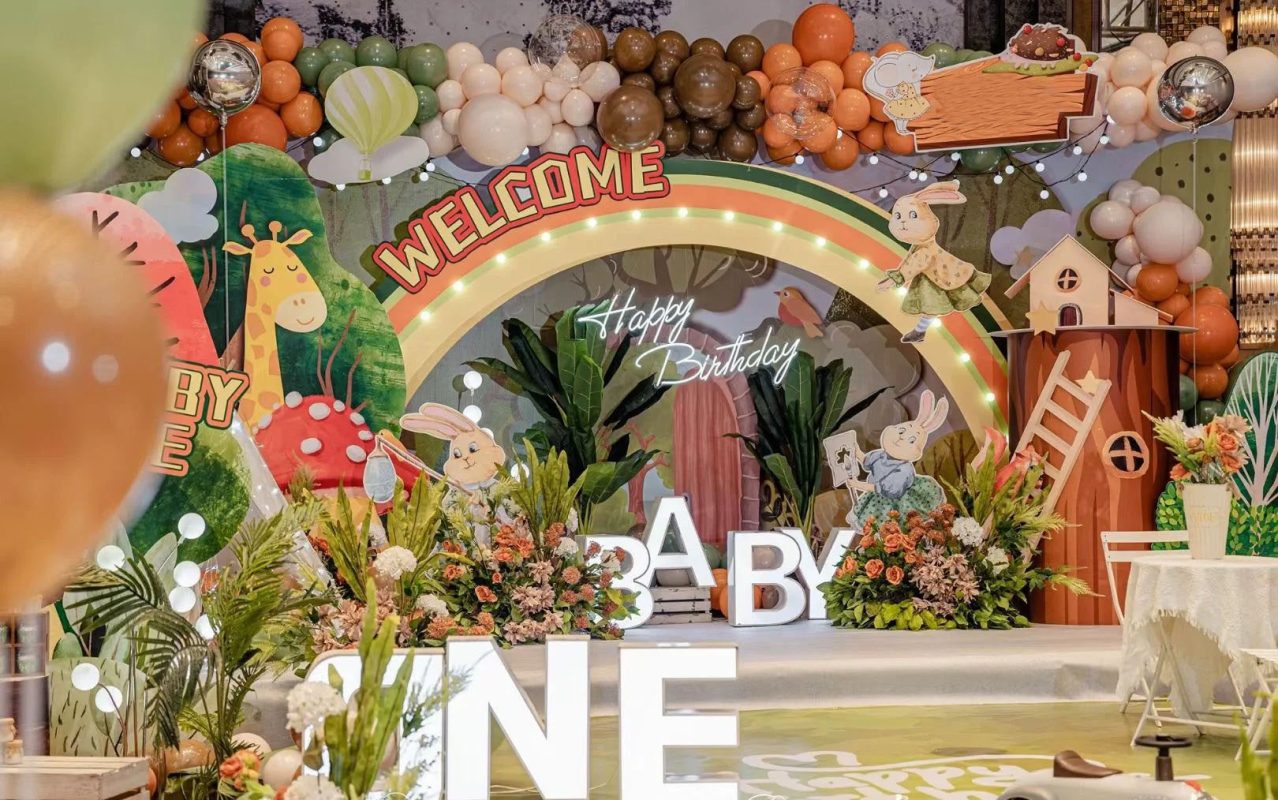 Concept khu vườn cổ tích trang trí sinh nhật bé gái 1 tuổi