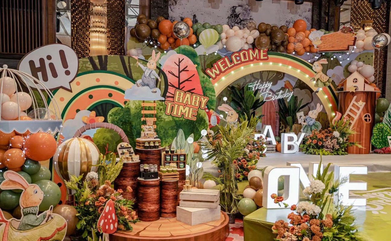 Concept khu vườn cổ tích trang trí sinh nhật bé gái 1 tuổi