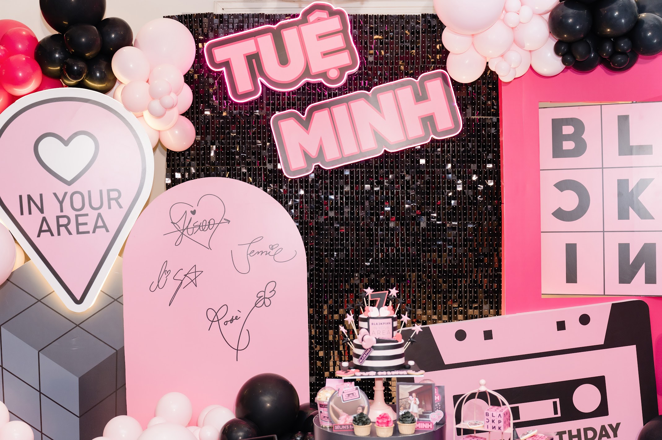 Hình ảnh decor trang trí sinh nhật chủ đề blackpink