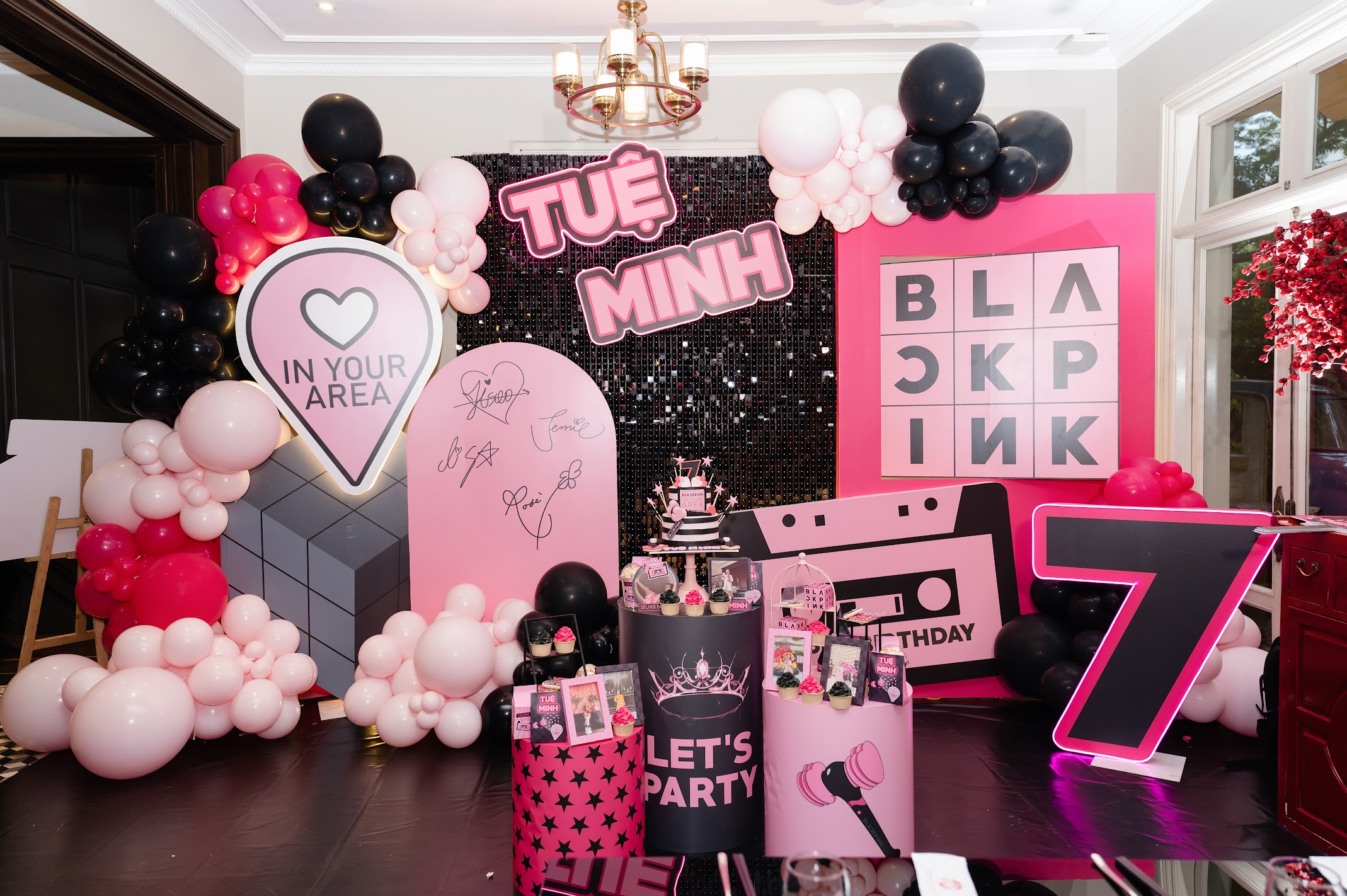 Hình ảnh decor trang trí sinh nhật chủ đề blackpink