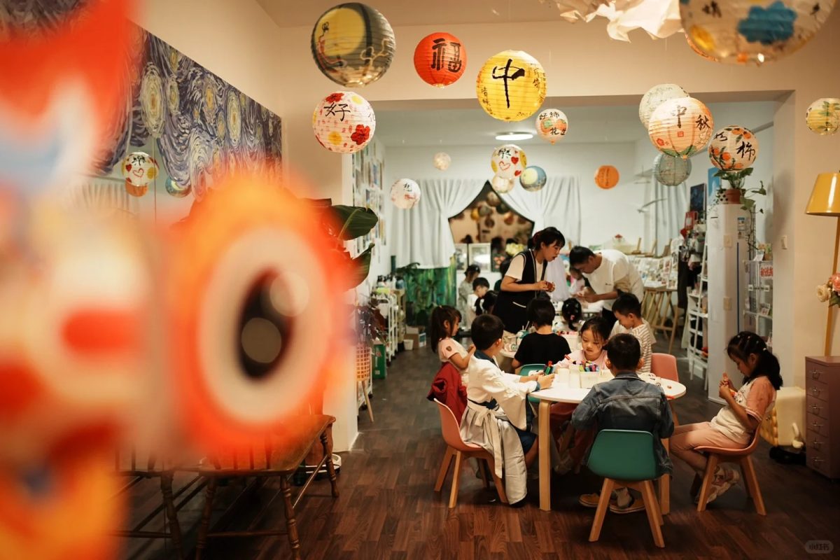 Mẫu trang trí trung thu đẹp cho lớp học