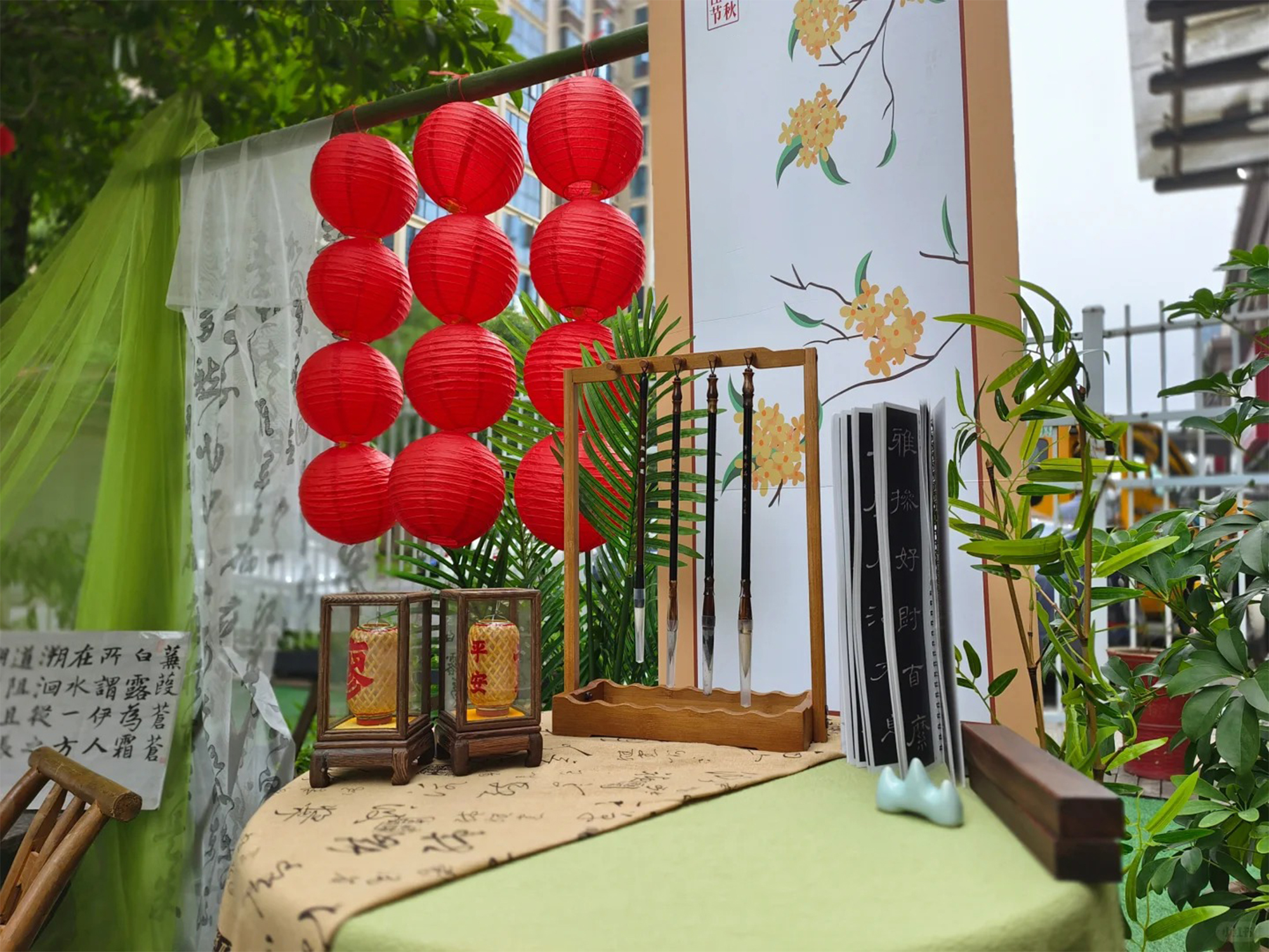 Mẫu trang trí phông Trung Thu cửa hàng 1