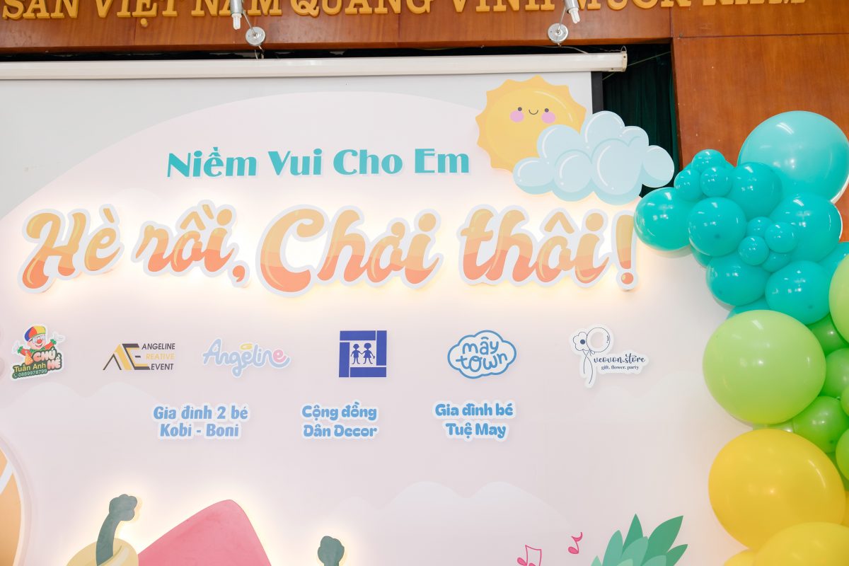 trang trí sân khấu