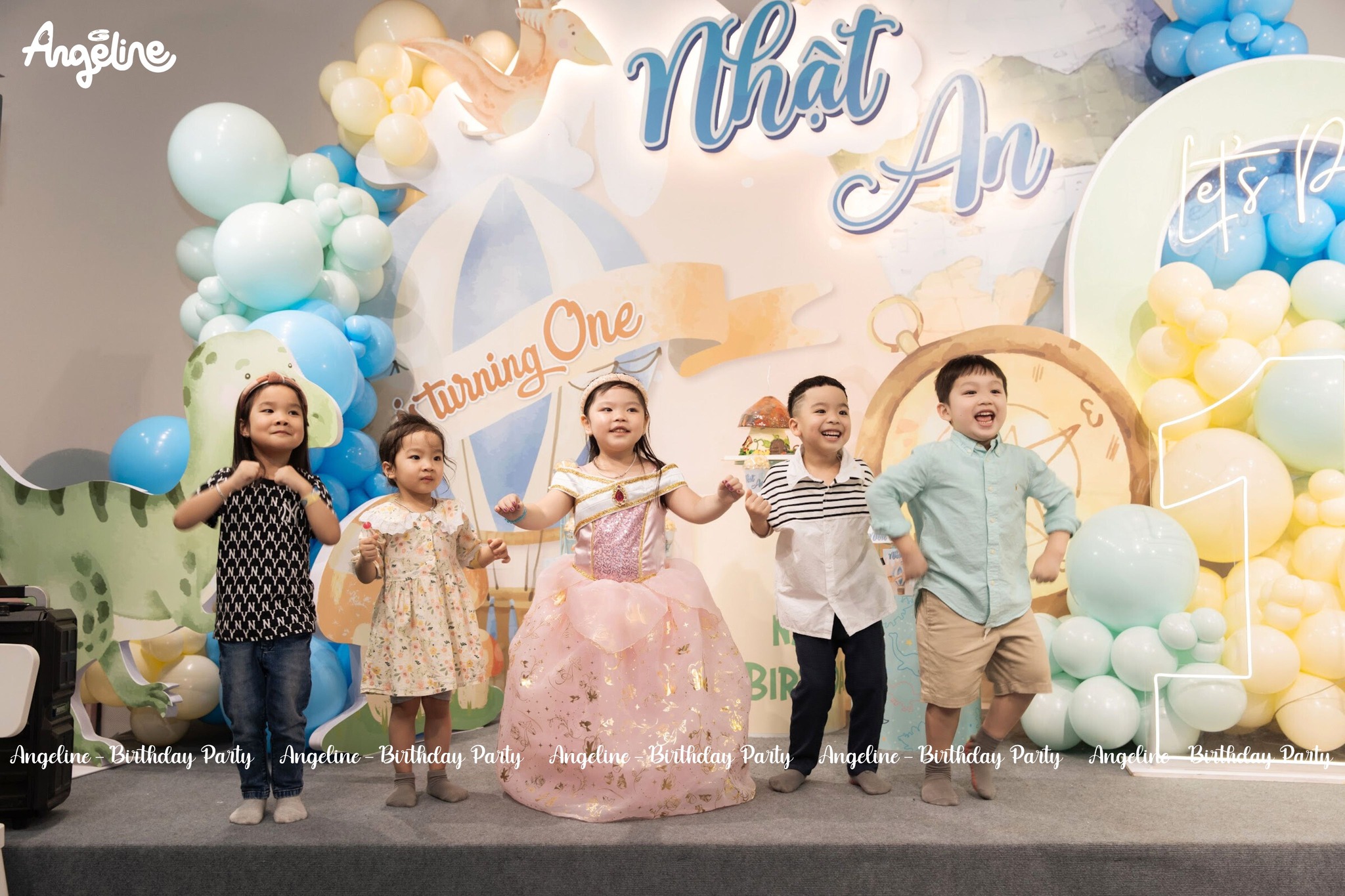 Các mẫu trang trí sinh nhật concept cuộc phiêu lưu kì thú