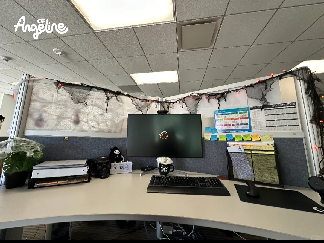 Trang trí Halloween cho văn phòng