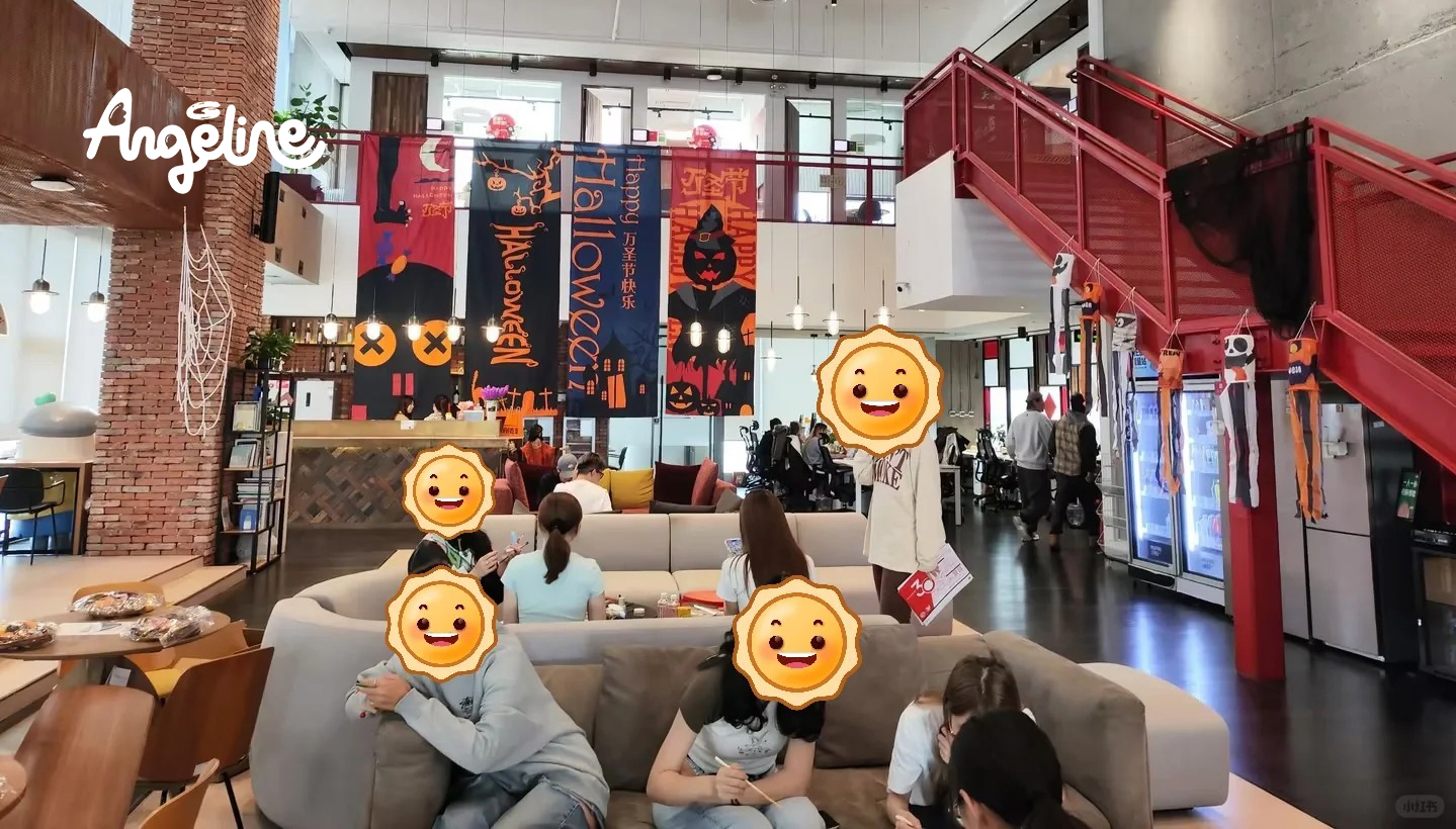 Trang trí Halloween văn phòng