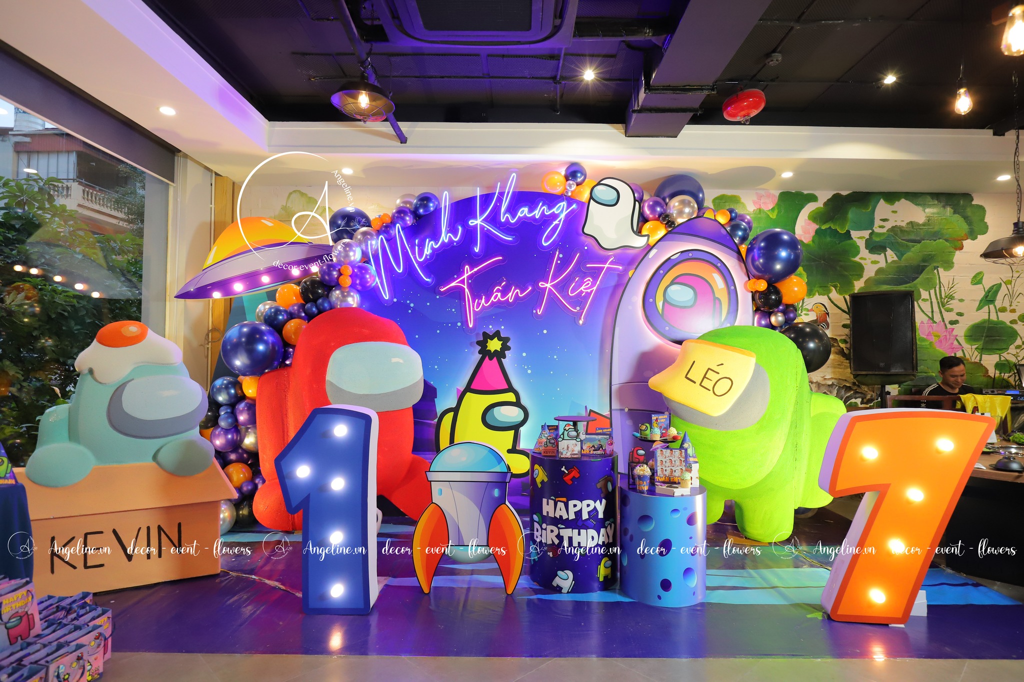 Trang trí concept vũ trụ