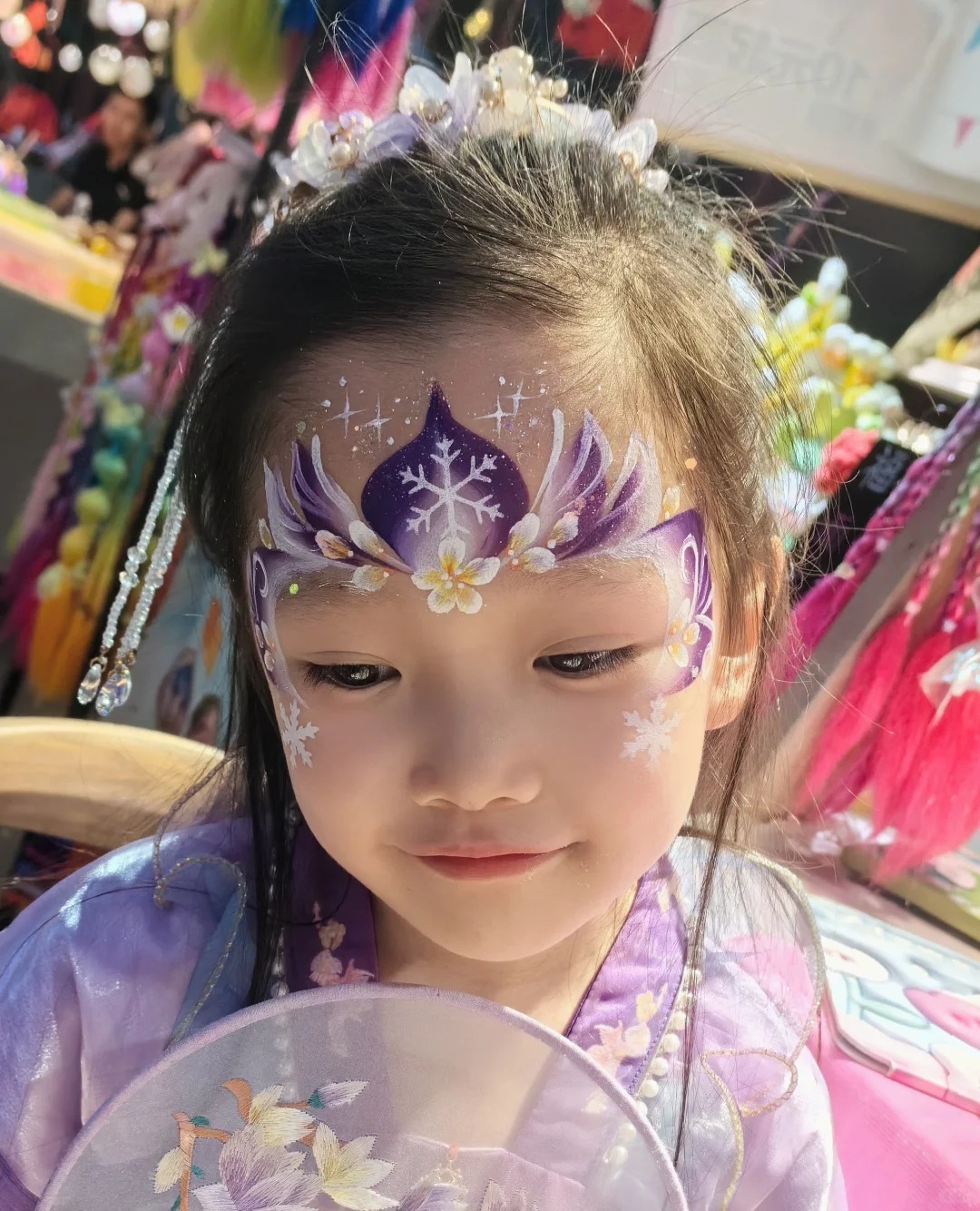 Vẽ mặt dễ thương cho bé