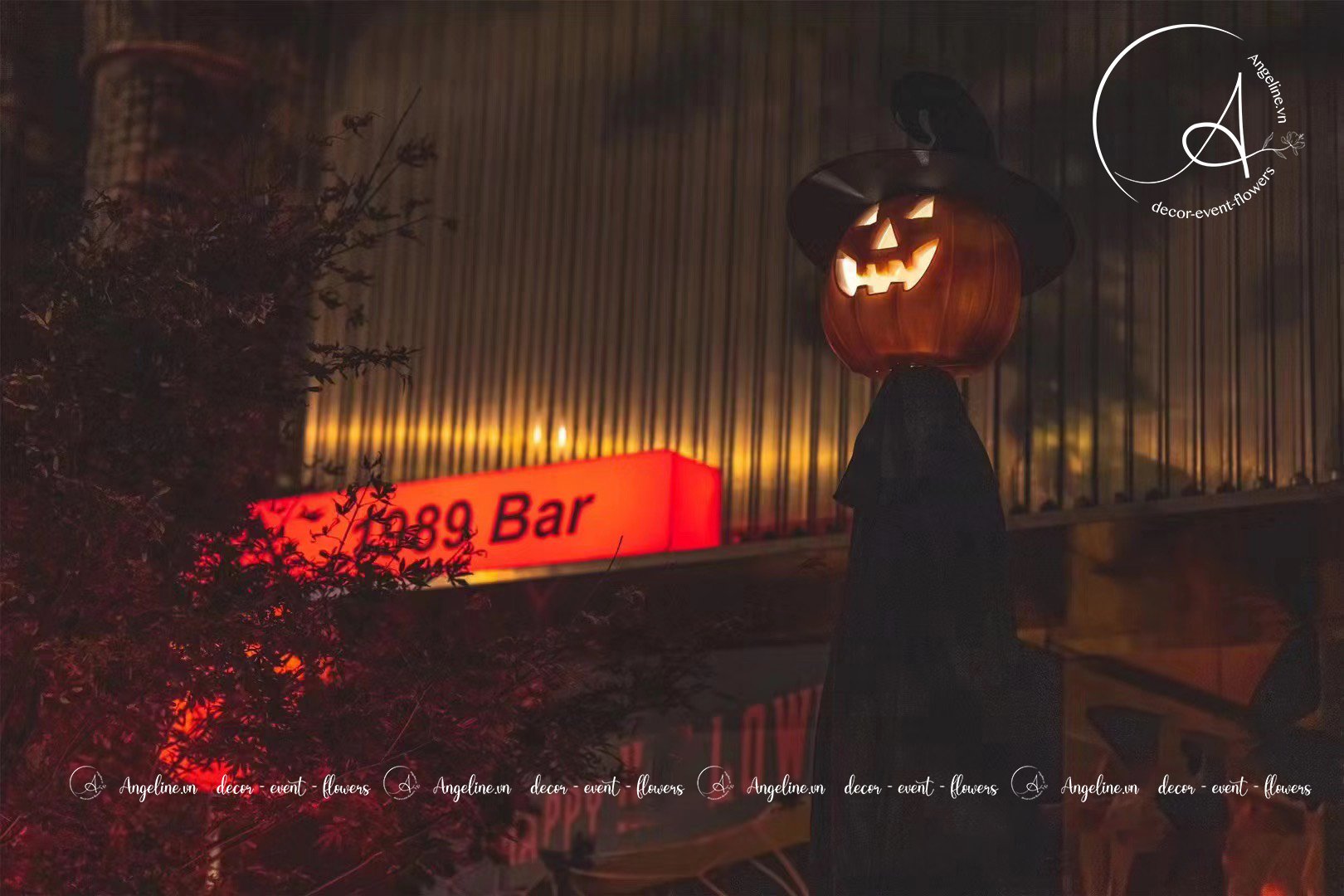 Trang trí Halloween cho quán bar