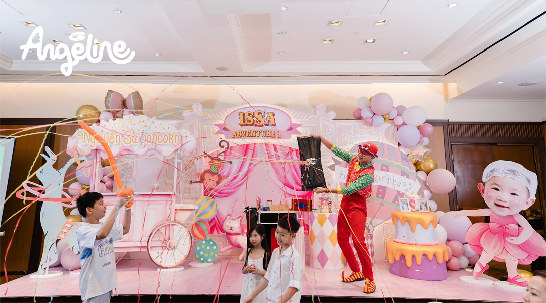 Tiệc thôi nôi chủ đề rạp xiếc màu hồng