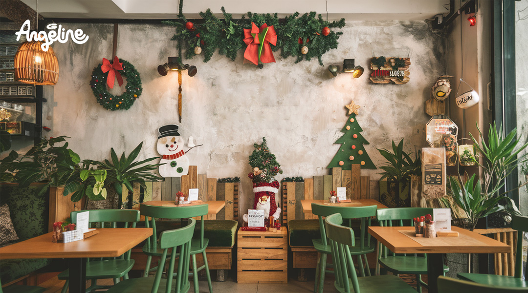 Trang trí Noel cho quán cà phê chủ đề Santa's Workshop