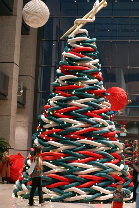 Trang trí Noel cho toà nhà