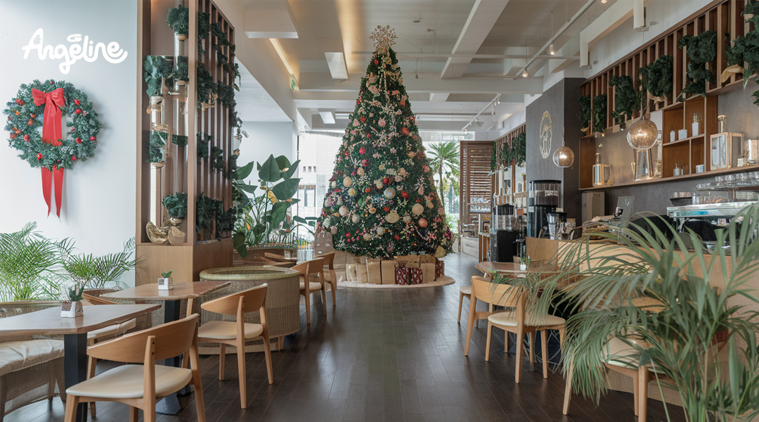 Trang trí cây thông Noel quán trà sữa