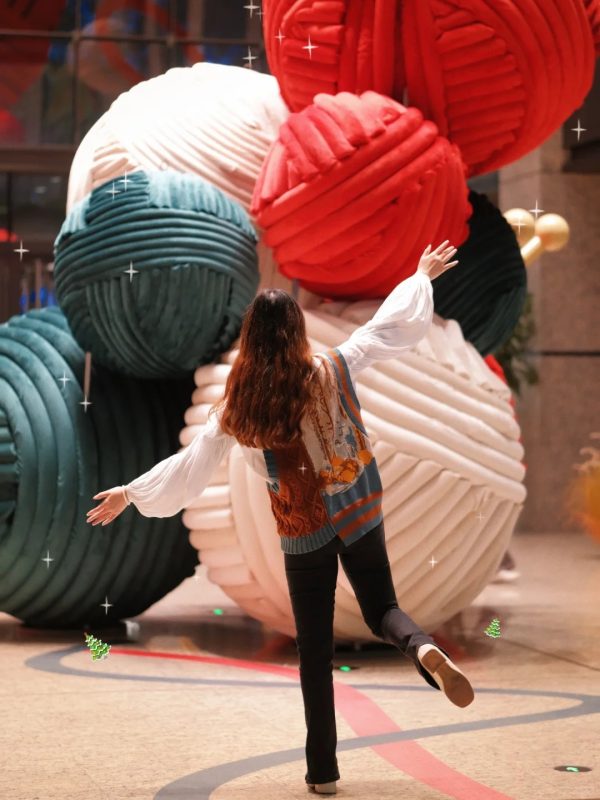 Trang trí giáng sinh ở sảnh toà nhà