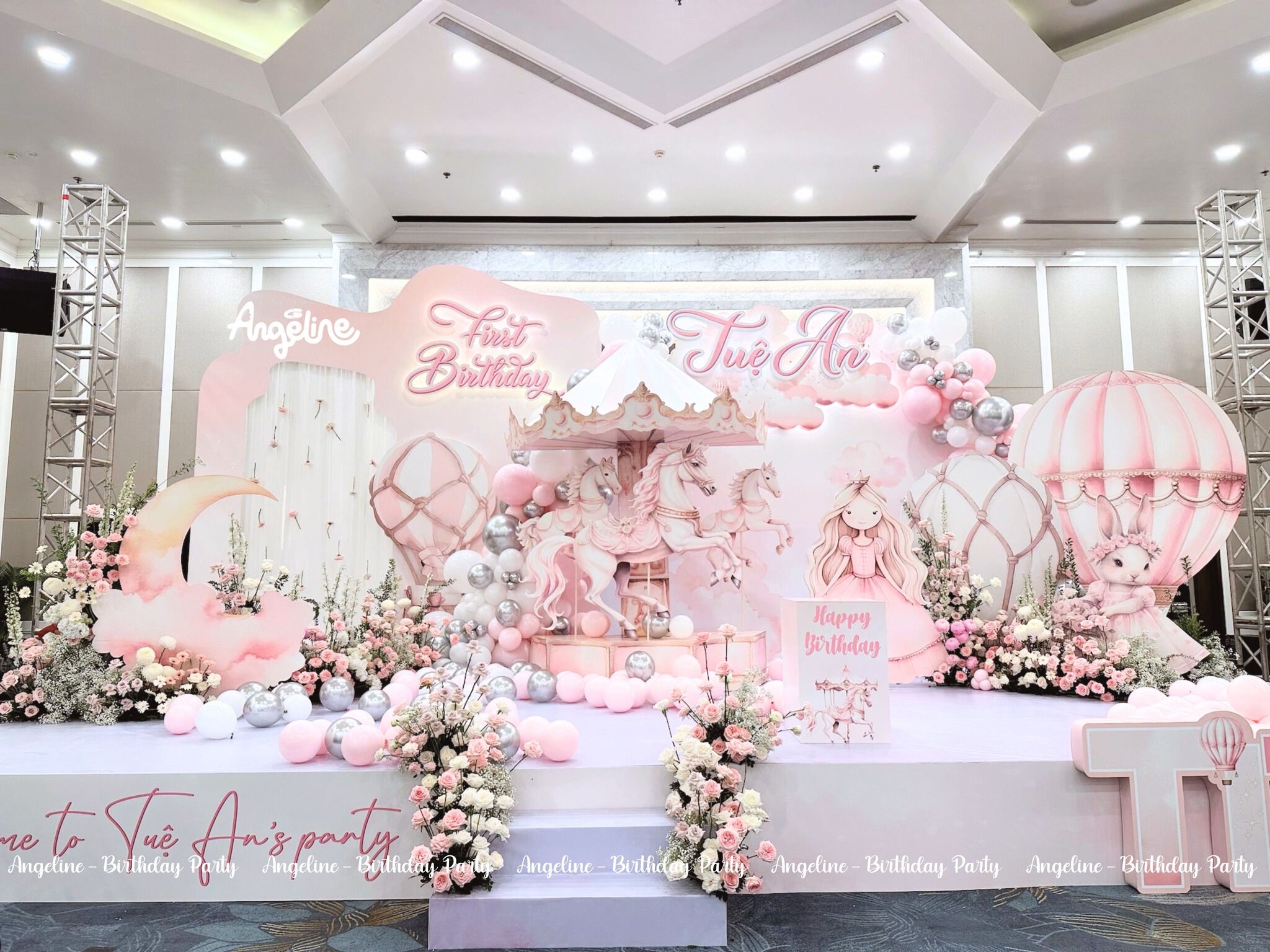 Hướng Dẫn Trang Trí Sân Khấu Thôi Nôi Ấn Tượng Và Độc Đáo