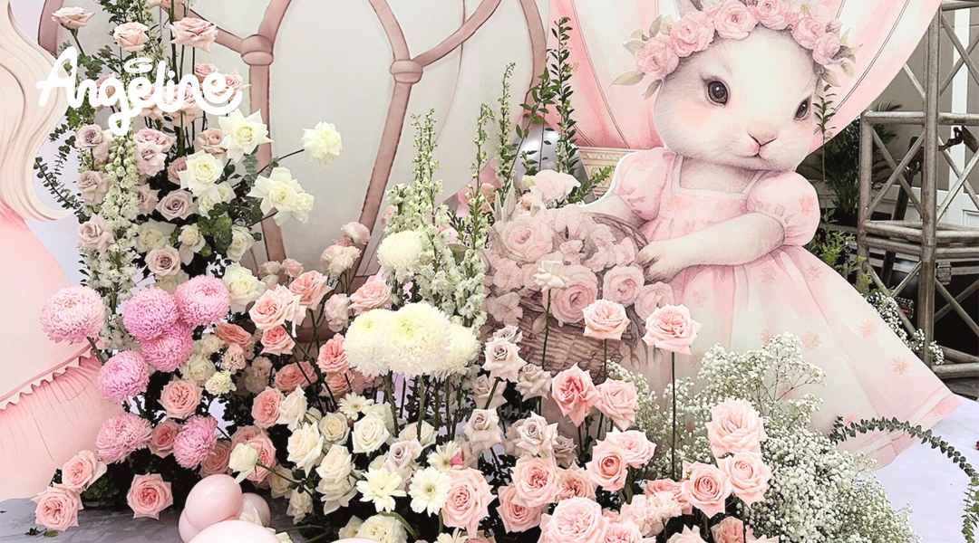 Trang trí thôi nôi bằng hoa tươi