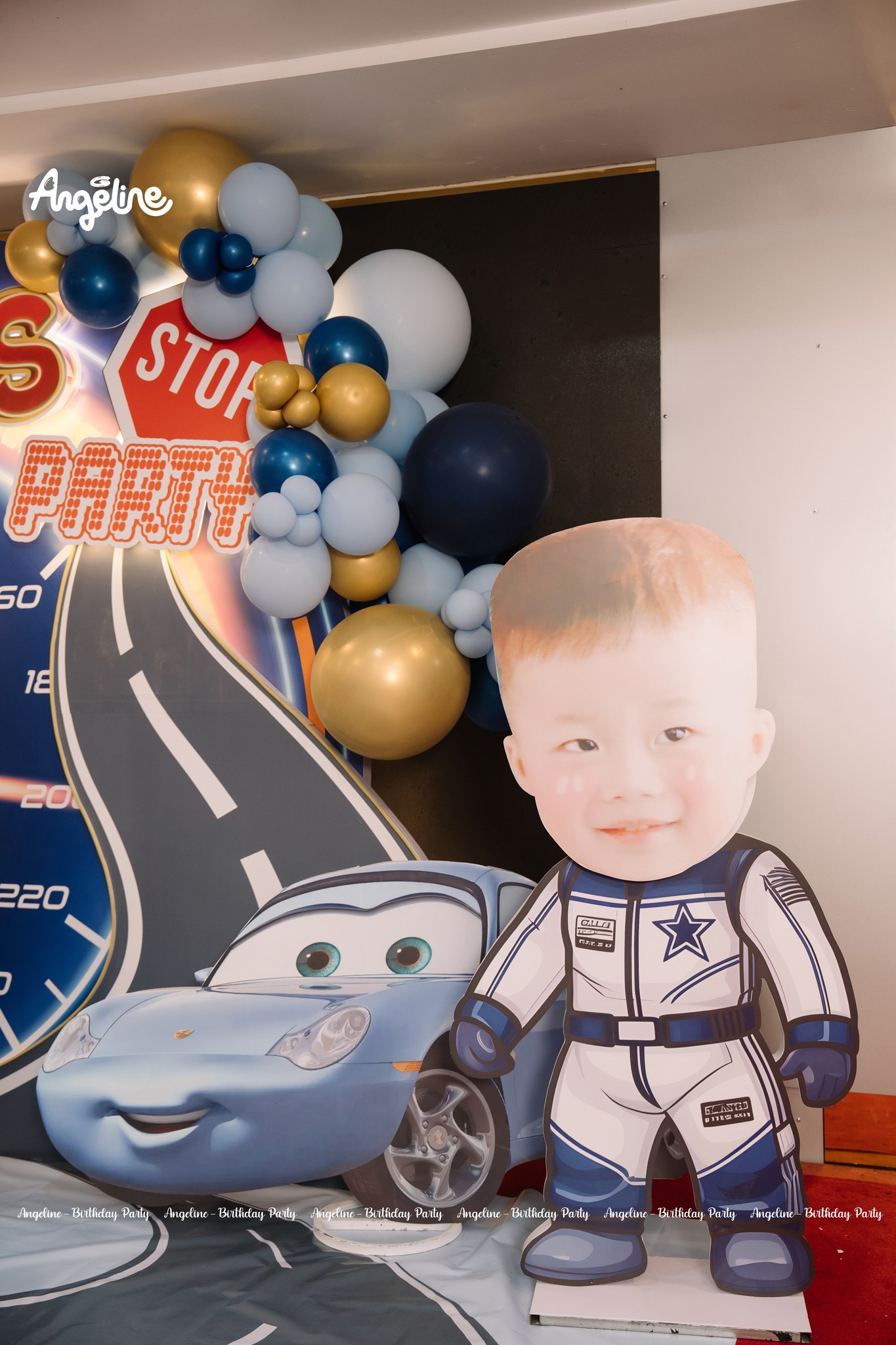 chibi lắc đầu bé Xiu Xiu