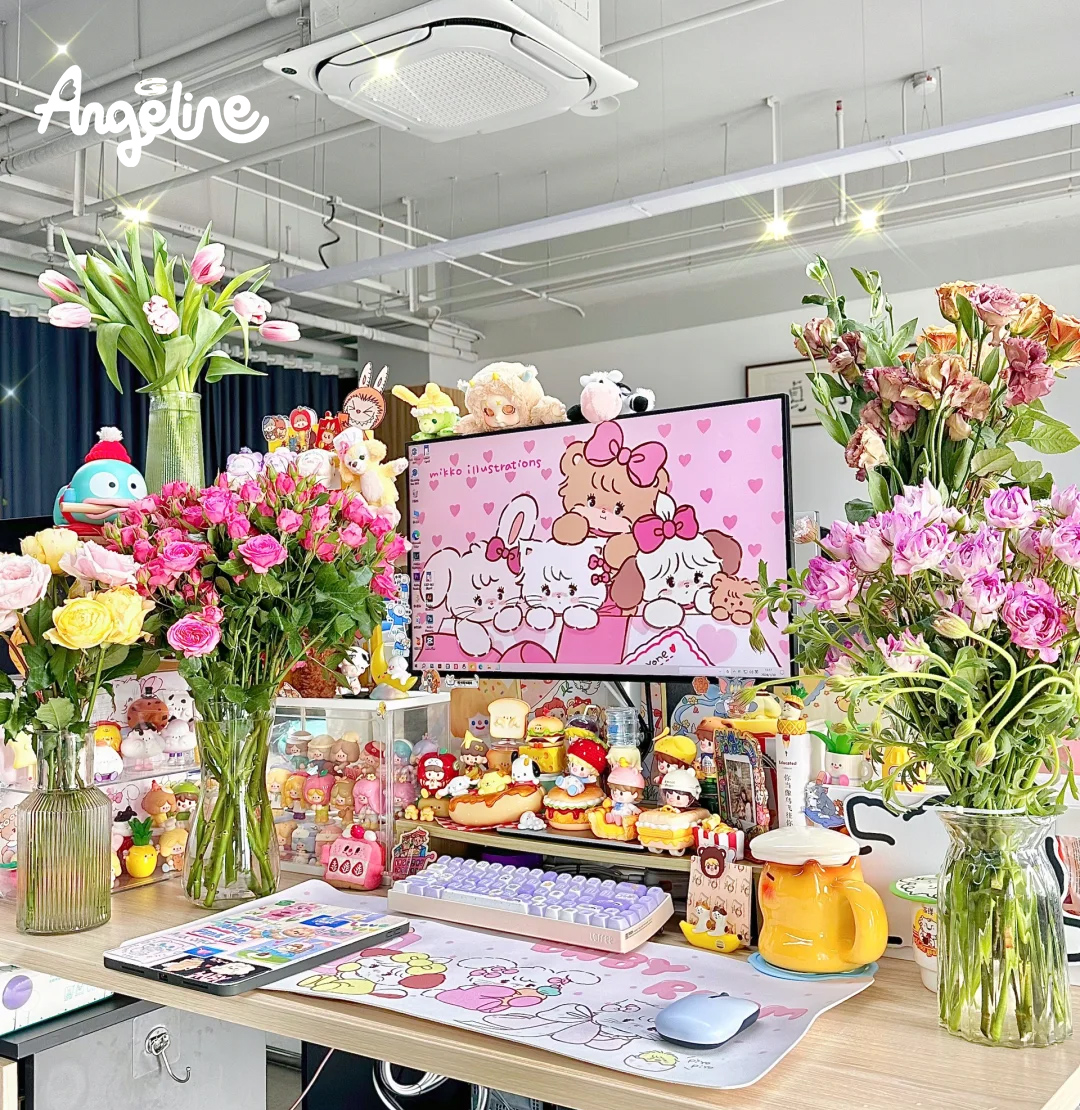 trang trí 8/3 cho công ty ở bàn làm việc cá nhân