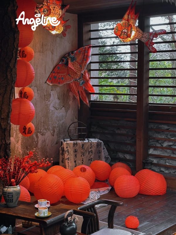 Trang trí tết quán cà phê