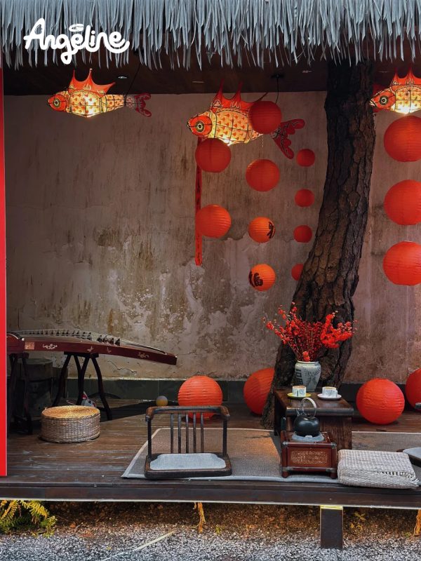 Trang trí tết quán cà phê