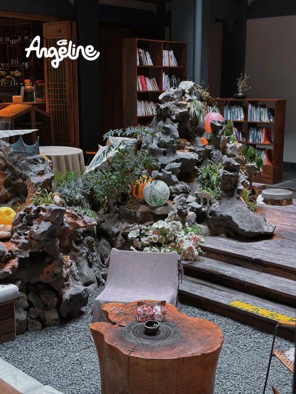 Trang trí tết quán cà phê