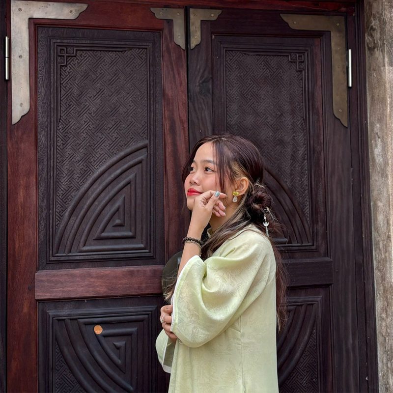 Nhân viên Quỳnh Giao Angeline