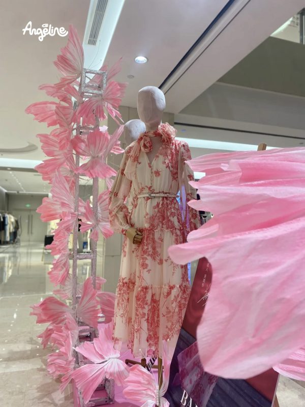 trang trí ngày quốc tế phụ nữ ở trung tâm thương mại