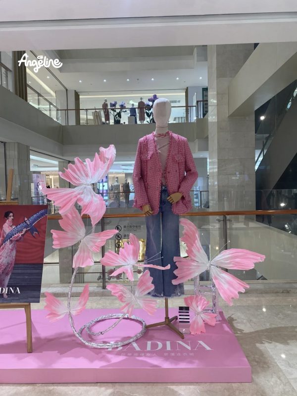 trang trí ngày quốc tế phụ nữ ở trung tâm thương mại