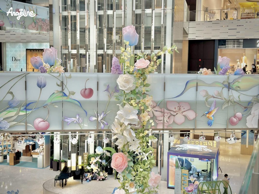 trang trí ngày quốc tế phụ nữ ở trung tâm thương mại