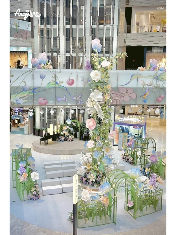 trang trí ngày quốc tế phụ nữ ở trung tâm thương mại