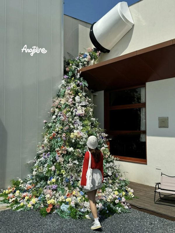 Trang trí ngày quốc tế phụ nữ tại quán cà phê