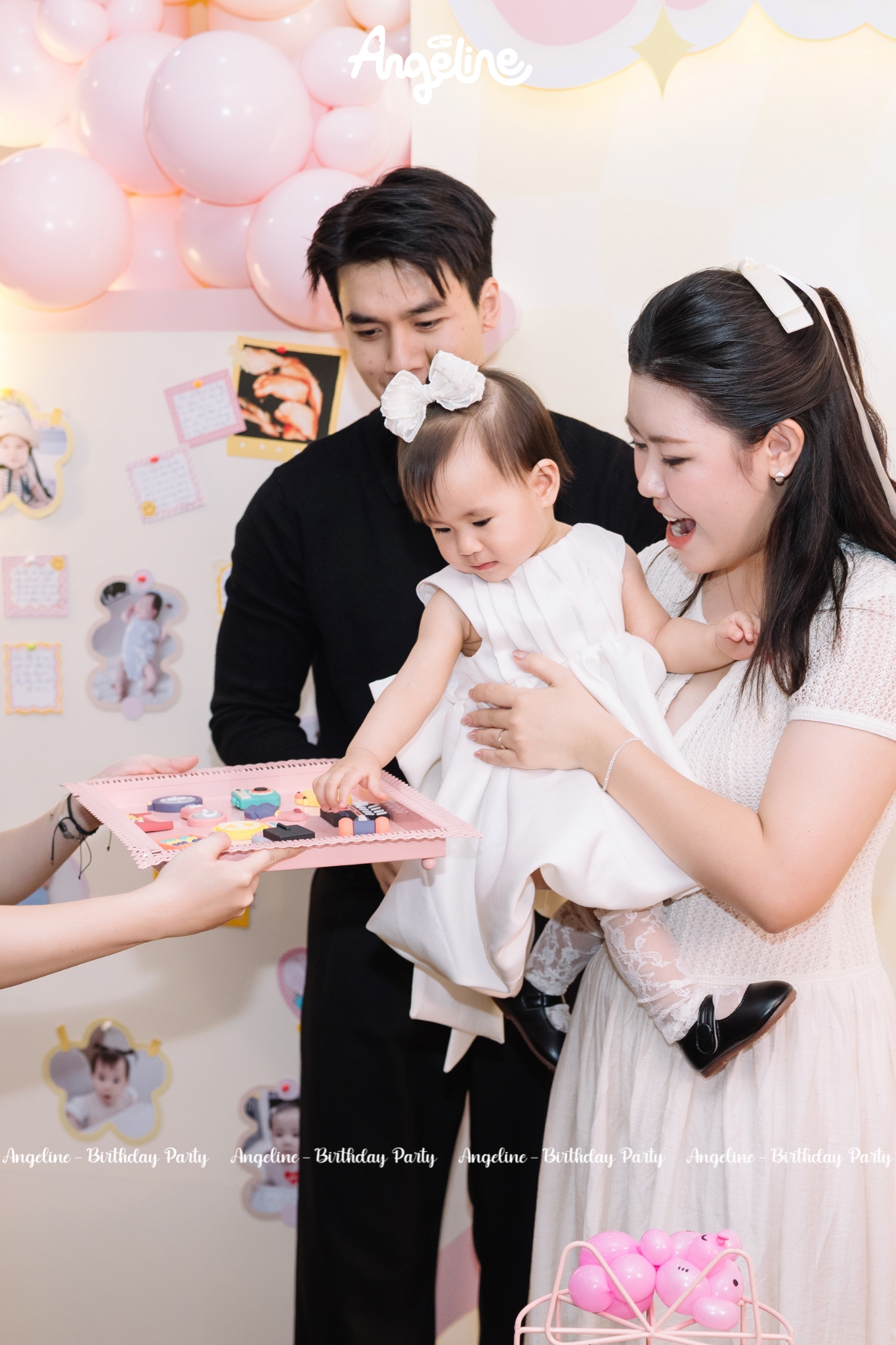 Hihi Tròn 1 Tuổi – Chặng Đường Yêu Thương Mới Của Gia Đình TikToker "Đông Có Anh" Lễ bốc thôi nôi của Hihi