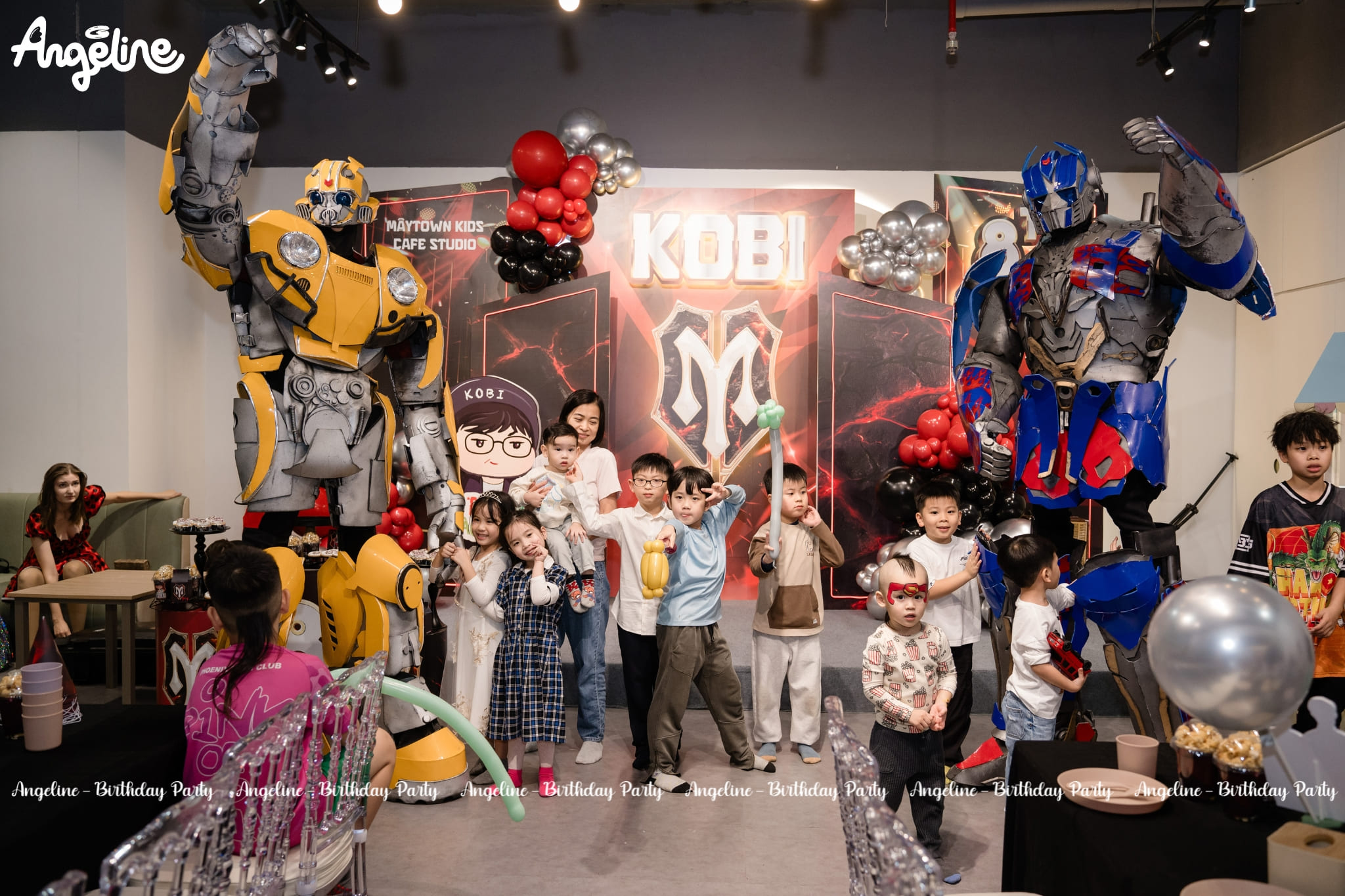 Sinh Nhật Kobi 8 Tuổi – Anh Trai Vượt Ngàn Chông Gai, Tỏa Sáng Như Một Chiến Binh Transformer (Optimus Prime và Bumblebee)
