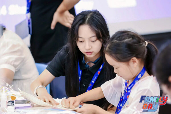 Tổ chức Family Day trong nhà