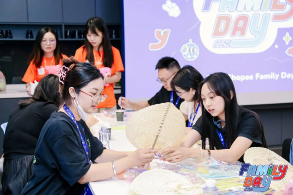 Tổ chức Family Day trong nhà