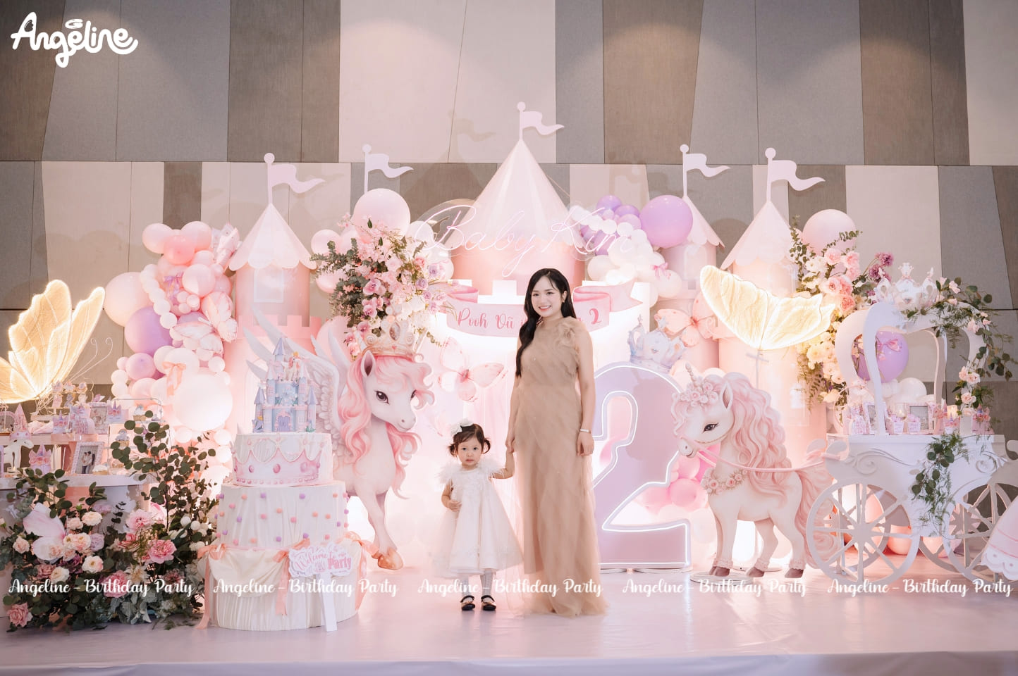Sinh Nhật Baby Kim 2 Tuổi – Bữa Tiệc Cổ Tích Bên Nàng Công Chúa Nhỏ Trang trí sinh nhật chủ đề Unicorn & Castle