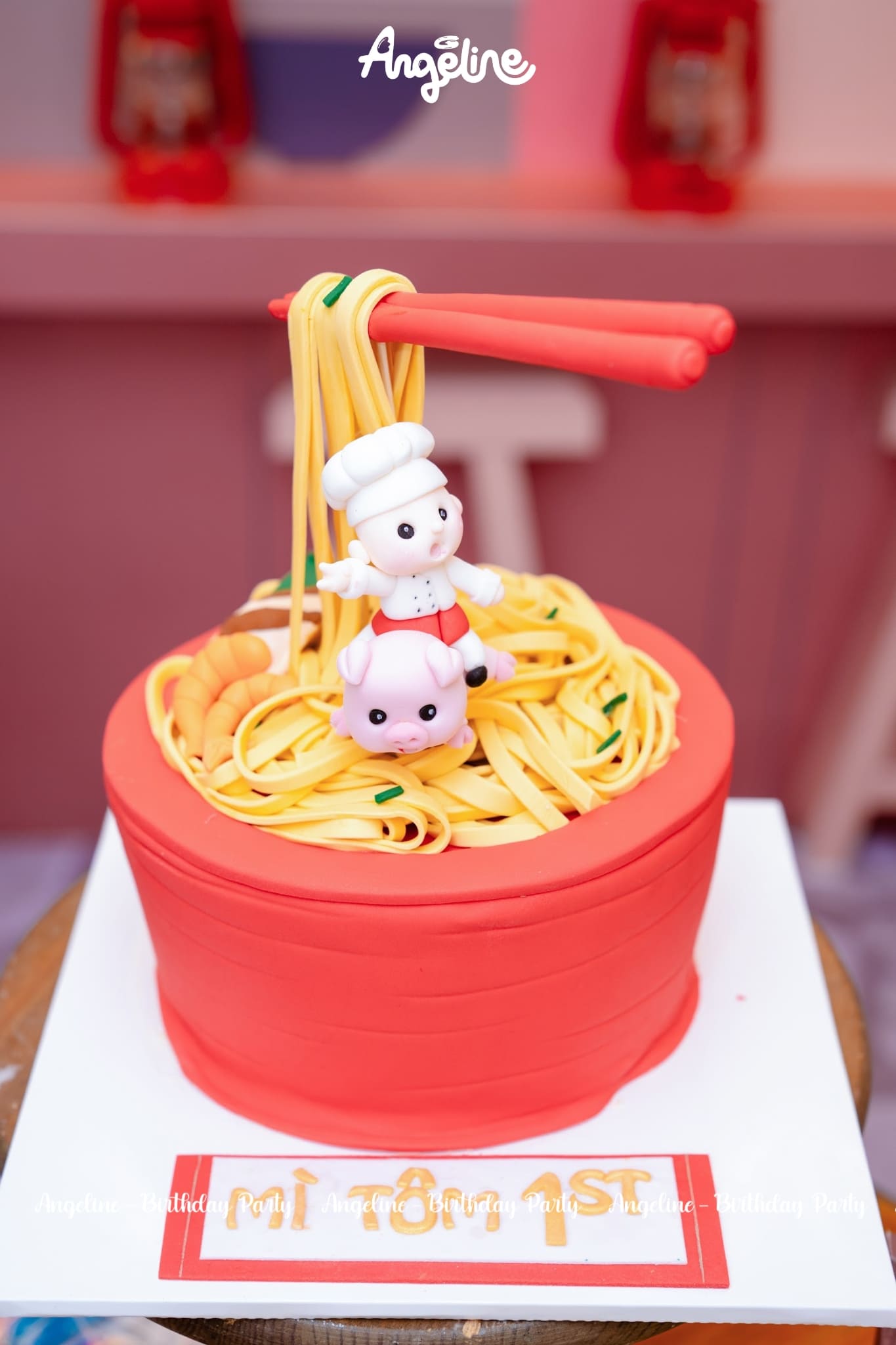 Tiệm Mì Bình An - Một Bữa Tiệc Sinh Nhật Đậm Chất Gia Đình Bánh sinh nhật hình bát mì tôm
