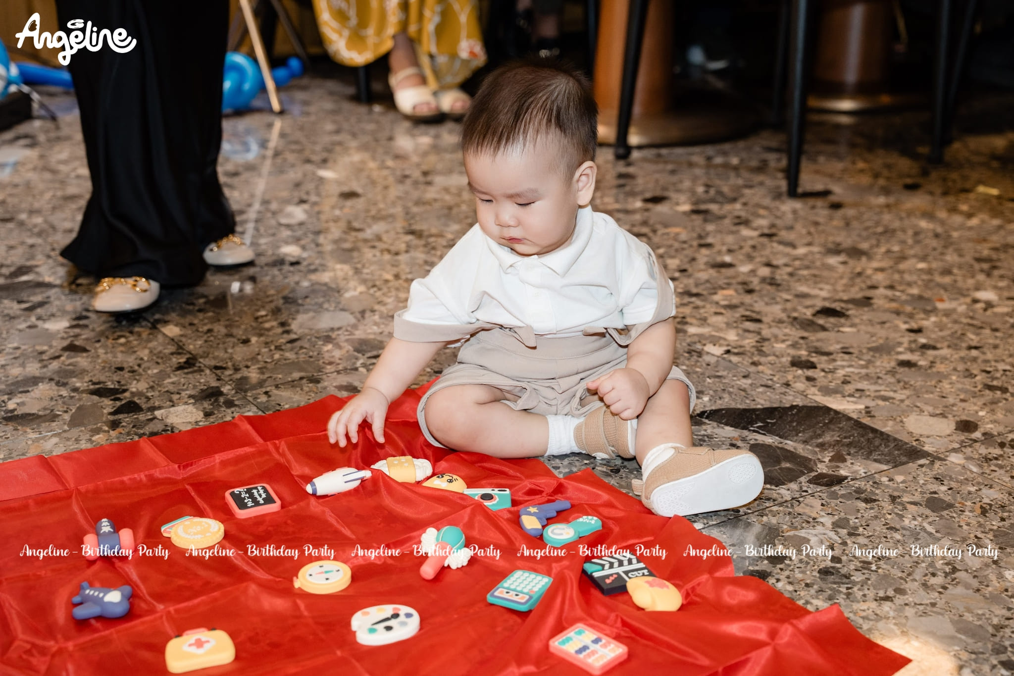 Mạnh Quân 1 Tuổi - Pooh’s Garden – Where Childhood Begins to Bloom Bé Mạnh Quân bốc thôi nôi