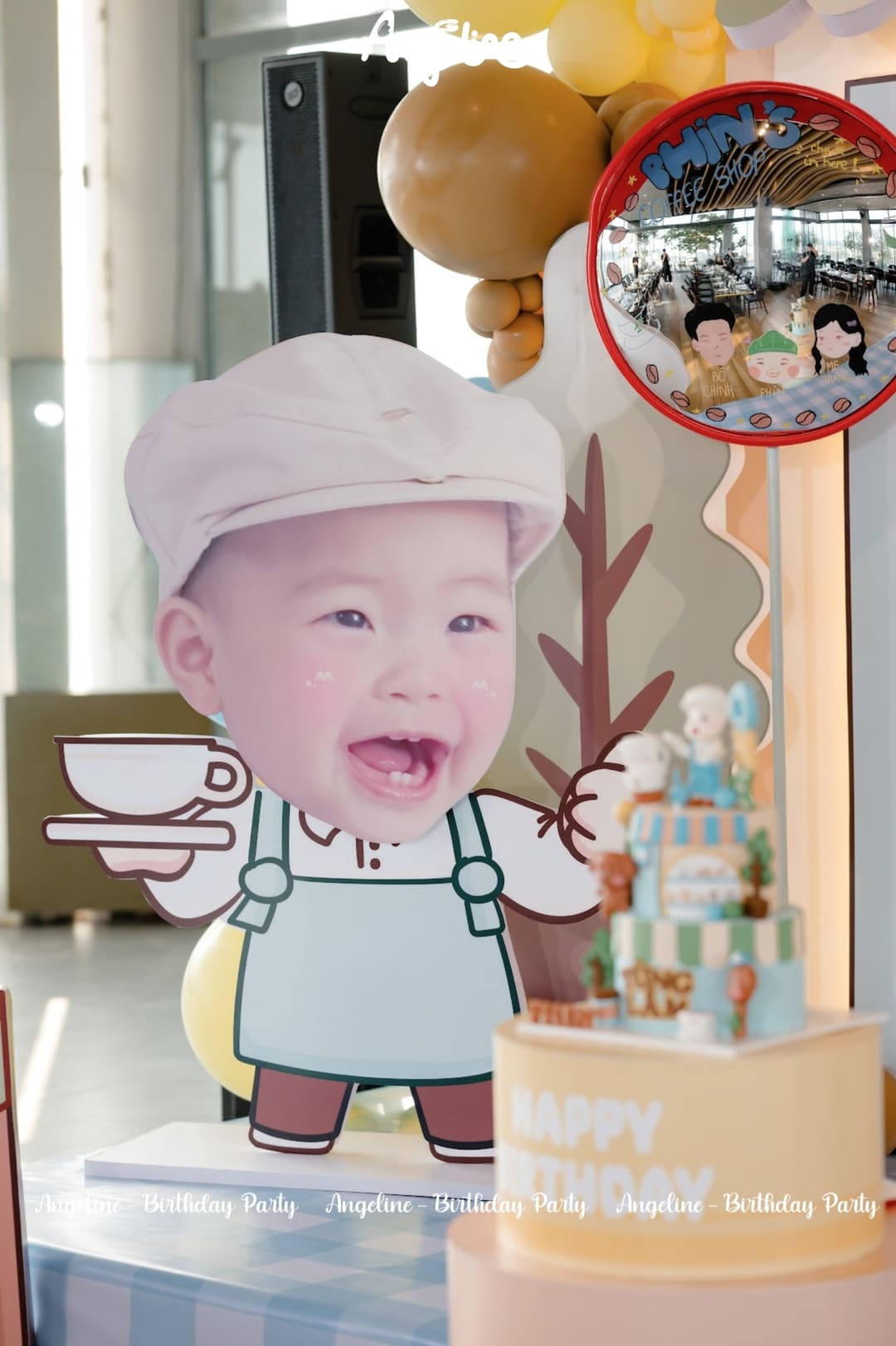 Tiệc Sinh Nhật Con Trai Hà Đức Chinh – Quán Cà Phê "Phin’s Coffee" Ngập Tràn Yêu Thương Bé Tùng Lâm hóa thân thành barista nhí
