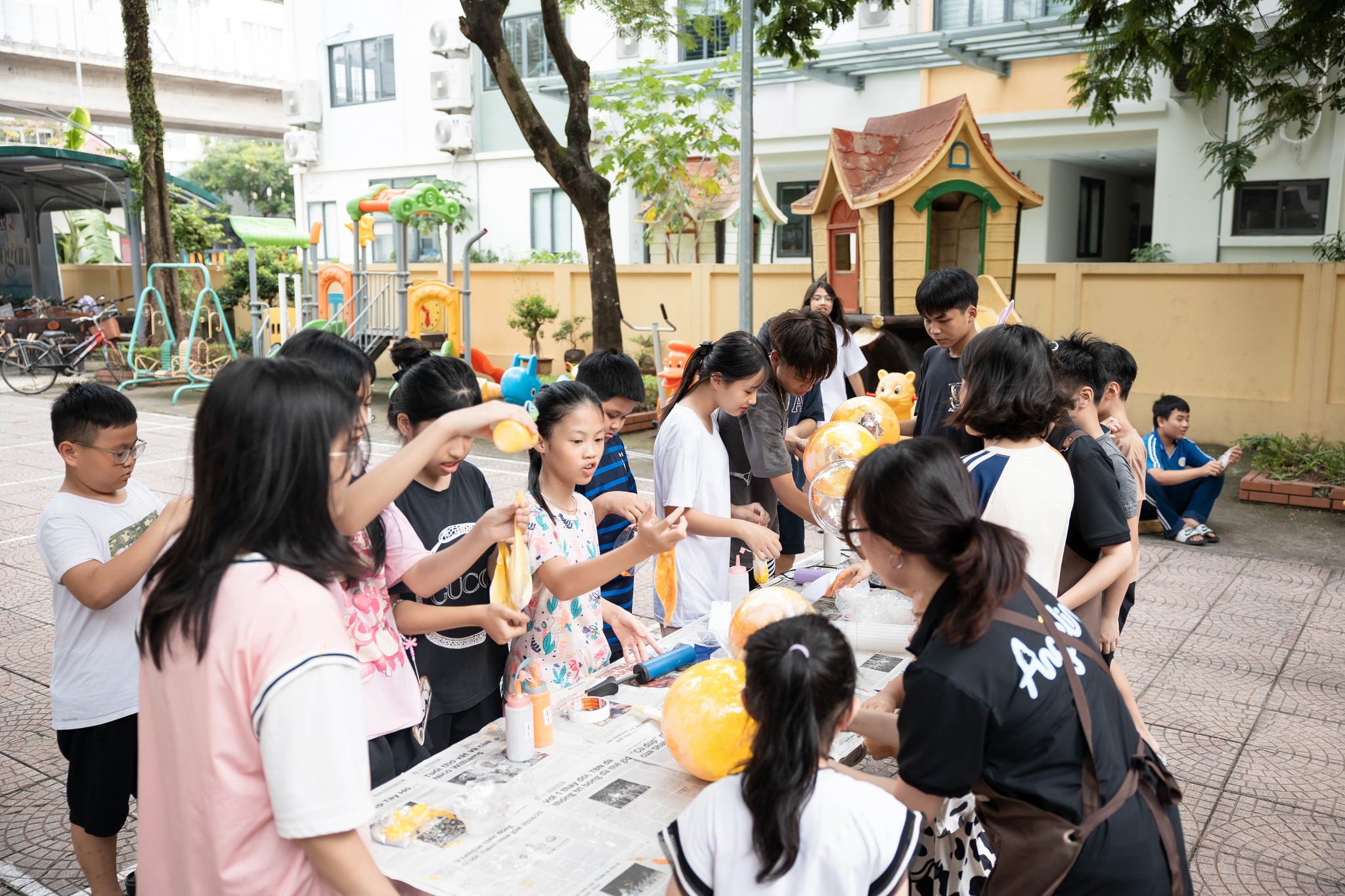 Cách Tổ Chức Trò Chơi Trung Thu Cho Thiếu Nhi Thú Vị Và Ý Nghĩa Cuộc thi làm đèn lồng