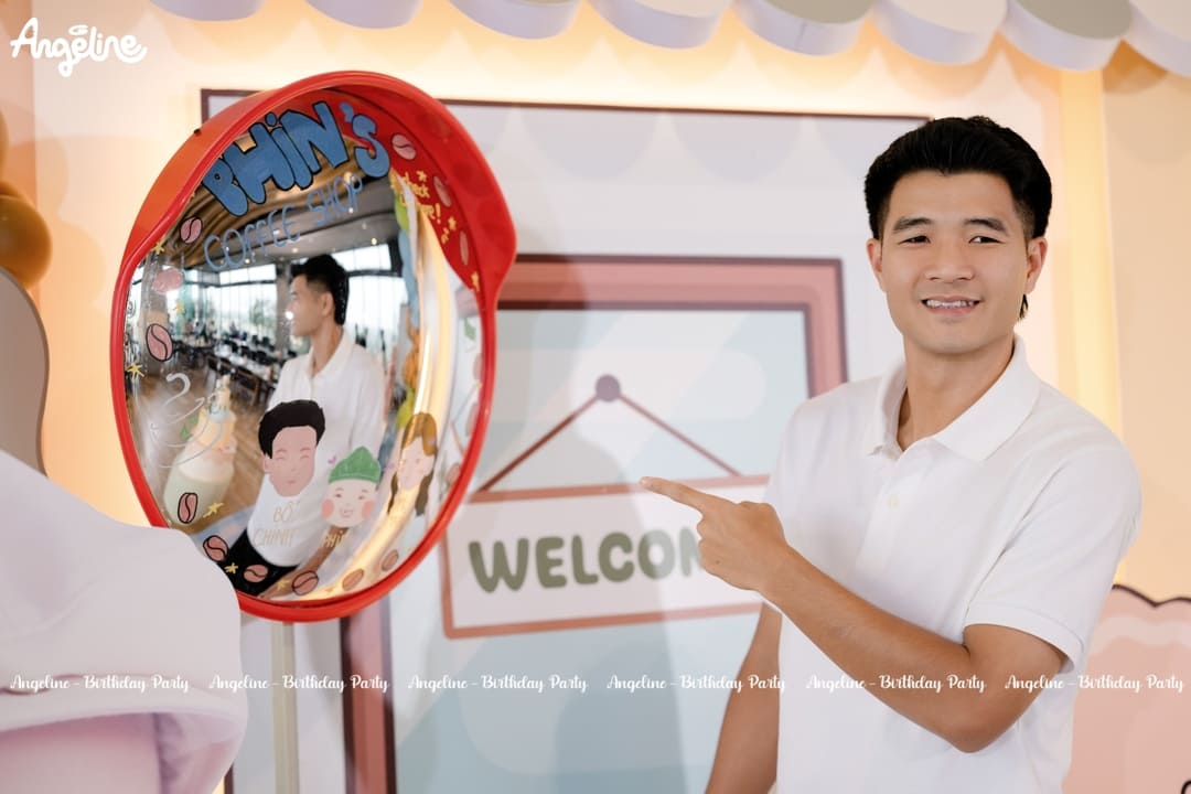 Tiệc Sinh Nhật Con Trai Hà Đức Chinh – Quán Cà Phê "Phin’s Coffee" Ngập Tràn Yêu Thương Gương cầu lồi checkin