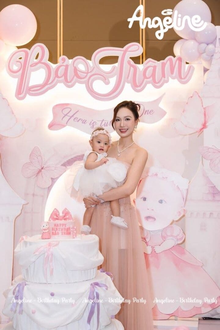 Photobooth mini – nàng công chúa nhỏ Photobooth mini – nàng công chúa nhỏ