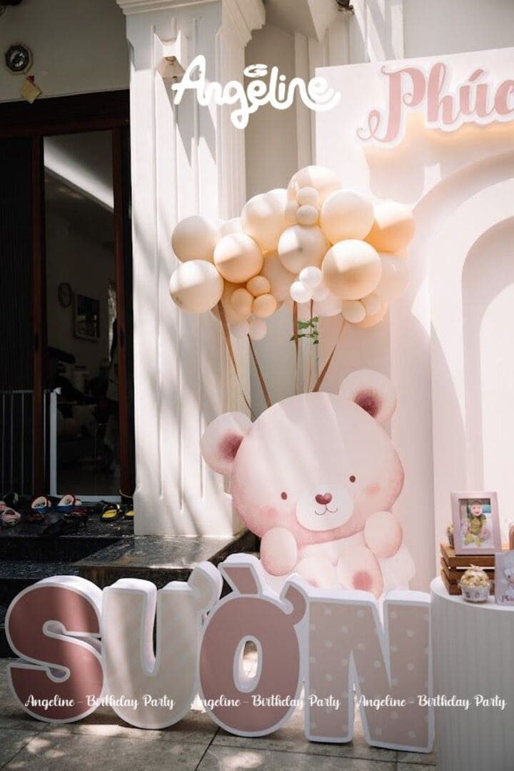 Tiệc Gấu Nhỏ – Mừng Sinh Nhật Phúc Minh Tròn 1 Tuổi Backdrop chính – Trái tim của không gian
